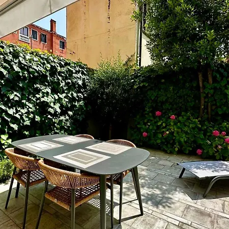 Apartamento Wow Garden In The Heart Of *